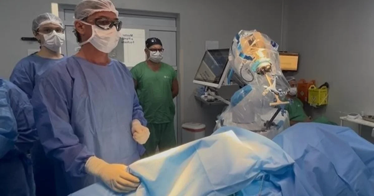 Imagem ilustrativa da notícia: Austa Hospital realiza sua 300ª cirurgia robótica, sendo única instituição do noroeste paulista a ter tecnologia do robô ROSA Knee System